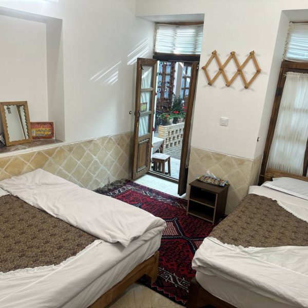 بومگردی واحه اتاق طلوع